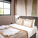 Juglans 4*