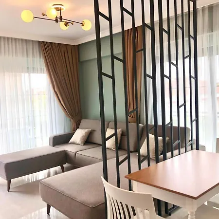 Juglans Aparthotel *