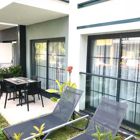 Juglans Aparthotel *