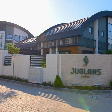 Juglans 4*