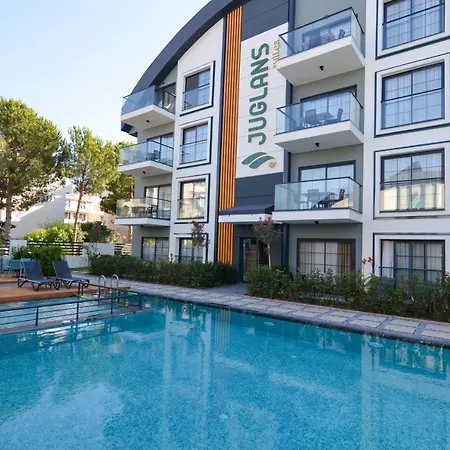 Juglans Aparthotel