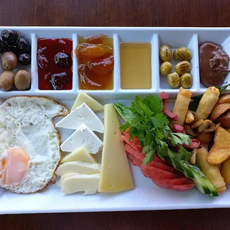 Juglans Aparthotel *