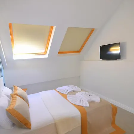 Apart Otel Juglans 4*