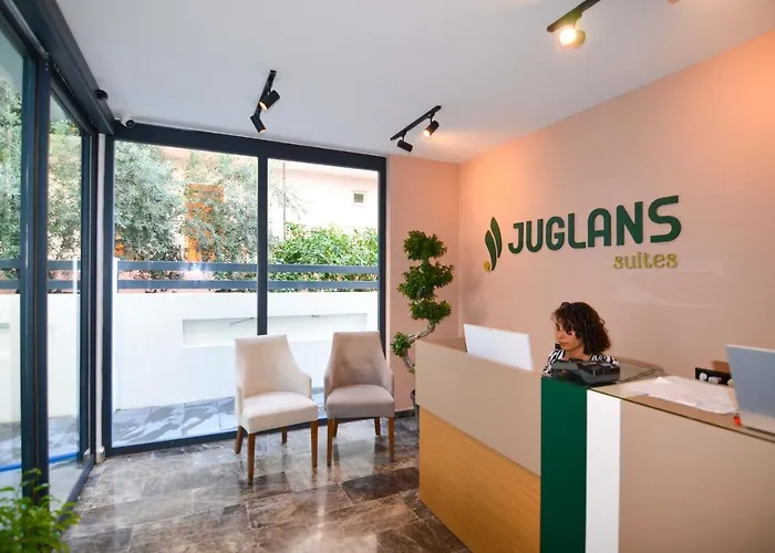 Juglans Aparthotel