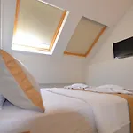 Ξενοδοχείο με διαμερίσματα Juglans 4*